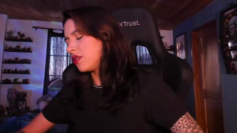 Hilary online show from December 2024 10:22:01 PM