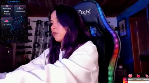 Hilary online show from October 2025 11:49:01 PM