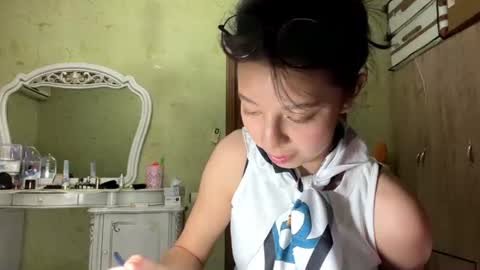 Snapshot of mavisscarpelli chatting on July 2026 07:43:02 PM Violet online show from July 2026 07:43:02 PM