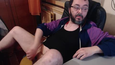 Snapshot of max818k chatting on December 2024 02:33:02 PM Max online show from December 2024 02:33:02 PM