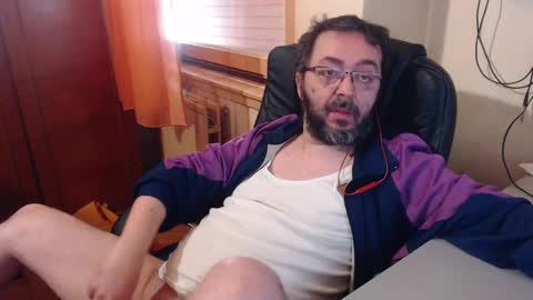 Snapshot of max818k chatting on December 2024 07:50:01 AM Max online show from December 2024 07:50:01 AM