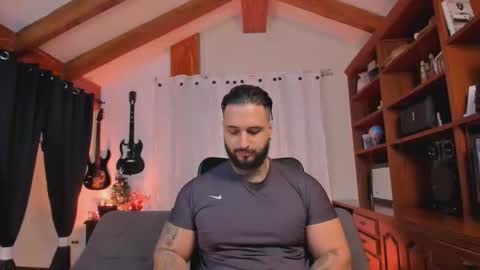 Snapshot of max_dic1 chatting on December 2025 01:51:01 PM max D. online show from December 2025 01:51:01 PM