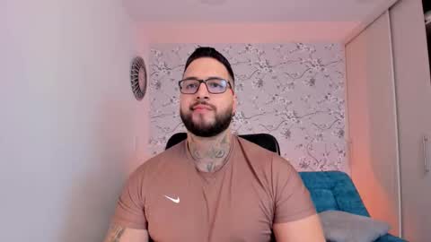 Snapshot of max_dic1 chatting on February 2026 02:13:01 PM max D. online show from February 2026 02:13:01 PM