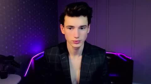 Max online show from December 2025 09:50:02 AM