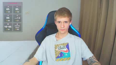 Max Gen with tats 24years  And Ethan without tats 20 years online show from February 2025 10:20:02 PM