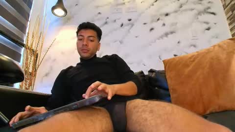 Snapshot of max_hornye chatting on February 2026 06:59:02 PM Max Hornye online show from February 2026 06:59:02 PM