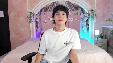 Snapshot of max_hunter1 chatting on July 2026 06:07:01 AM Max online show from July 2026 06:07:01 AM
