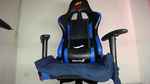 MAX online show from May 2026 03:50:01 PM