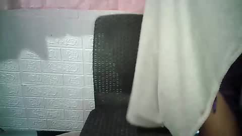 Snapshot of max_lovely123 chatting on May 2026 02:01:02 PM max_lovely123 online show from May 2026 02:01:02 PM