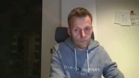 Snapshot of max_straight_1 chatting on January 2025 06:39:01 PM Max take off clothes online show from January 2025 06:39:01 PM