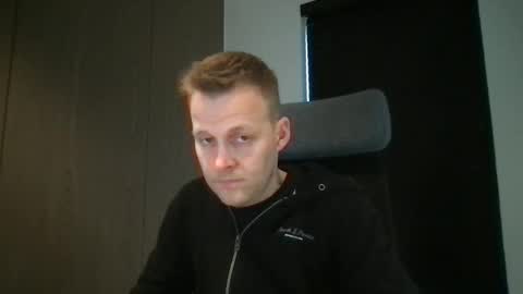 Snapshot of max_straight_1 chatting on February 2025 07:22:02 AM Max take off clothes online show from February 2025 07:22:02 AM