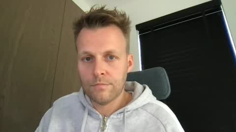 Max take off clothes online show from March 2026 09:21:02 AM