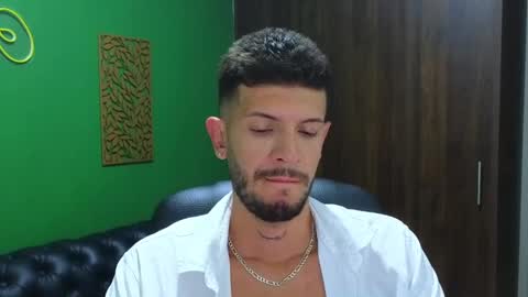 Snapshot of max_tayloor chatting on December 2024 12:04:01 AM Max Taylor online show from December 2024 12:04:01 AM