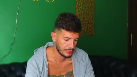 Snapshot of max_tayloor chatting on December 2024 10:47:01 PM Max Taylor online show from December 2024 10:47:01 PM