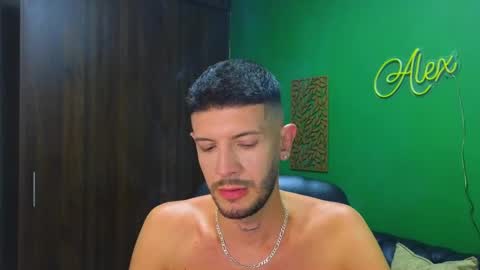 Snapshot of max_tayloor chatting on December 2024 10:01:01 PM Max Taylor online show from December 2024 10:01:01 PM