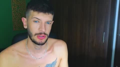 Snapshot of max_tayloor chatting on February 2025 09:08:02 PM Max Taylor online show from February 2025 09:08:02 PM