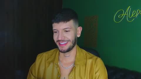 Snapshot of max_tayloor chatting on February 2025 04:33:01 AM Max Taylor online show from February 2025 04:33:01 AM