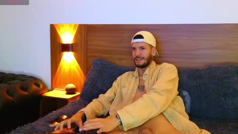 Snapshot of max_tayloor chatting on March 2025 02:48:01 AM Max Taylor online show from March 2025 02:48:01 AM