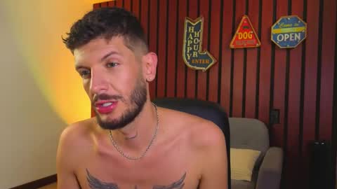 Snapshot of max_tayloor chatting on October 2025 09:48:02 PM Max Taylor online show from October 2025 09:48:02 PM