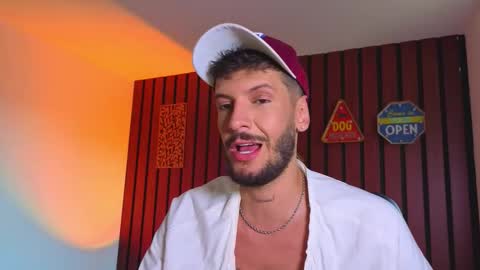 Snapshot of max_tayloor chatting on October 2025 09:48:01 PM Max Taylor online show from October 2025 09:48:01 PM