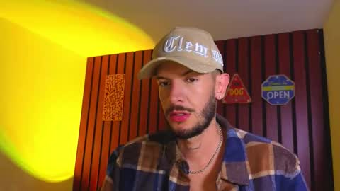 Snapshot of max_tayloor chatting on October 2025 12:33:02 AM Max Taylor online show from October 2025 12:33:02 AM