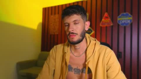 Snapshot of max_tayloor chatting on October 2025 01:49:01 AM Max Taylor online show from October 2025 01:49:01 AM