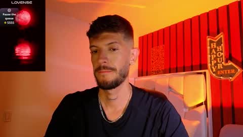 Snapshot of max_tayloor chatting on November 2025 02:01:02 AM Max Taylor online show from November 2025 02:01:02 AM