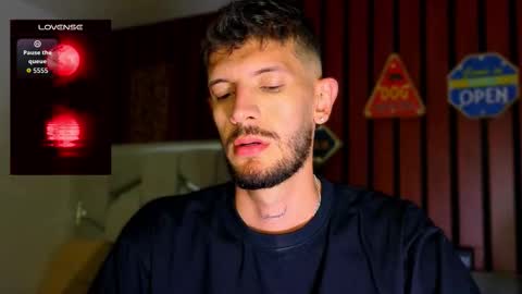 Snapshot of max_tayloor chatting on December 2025 01:00:01 AM Max Taylor online show from December 2025 01:00:01 AM