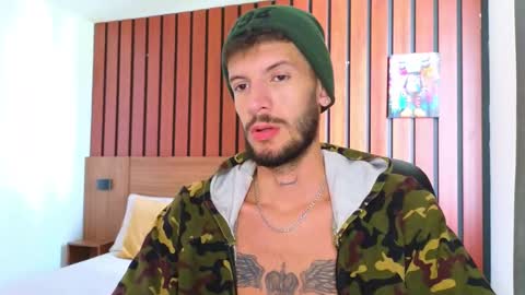 Snapshot of max_tayloor chatting on February 2026 08:24:02 PM Max Taylor online show from February 2026 08:24:02 PM