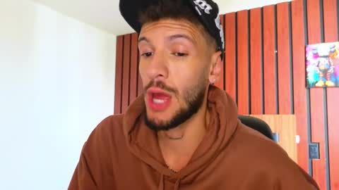 Snapshot of max_tayloor chatting on February 2026 08:05:01 PM Max Taylor online show from February 2026 08:05:01 PM