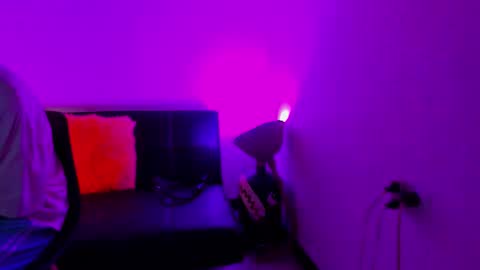 MAX     online show from December 2025 07:09:01 PM