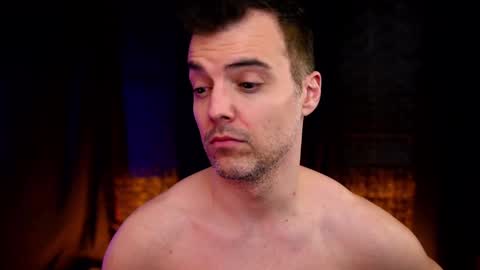 Snapshot of maxhughes chatting on November 2025 04:02:02 AM Max Hughes online show from November 2025 04:02:02 AM