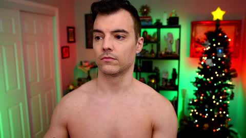 Snapshot of maxhughes chatting on December 2025 05:36:02 AM Max Hughes online show from December 2025 05:36:02 AM