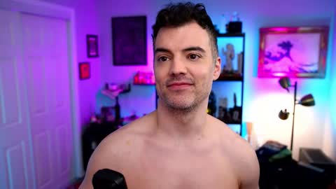 Snapshot of maxhughes chatting on February 2026 04:42:01 AM Max Hughes online show from February 2026 04:42:01 AM