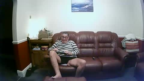 Snapshot of maxi_johnes chatting on January 2025 12:28:01 AM MAX online show from January 2025 12:28:01 AM