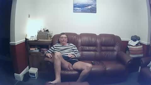 Snapshot of maxi_johnes chatting on January 2025 12:17:01 AM MAX online show from January 2025 12:17:01 AM