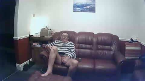 Snapshot of maxi_johnes chatting on January 2025 12:18:01 AM MAX online show from January 2025 12:18:01 AM