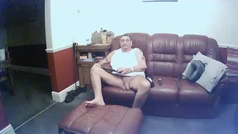 Snapshot of maxi_johnes chatting on January 2025 12:20:02 AM MAX online show from January 2025 12:20:02 AM