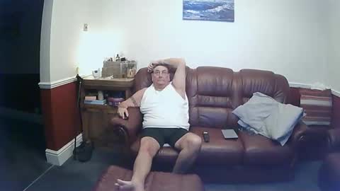 Snapshot of maxi_johnes chatting on January 2025 08:51:01 PM MAX online show from January 2025 08:51:01 PM