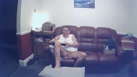 Snapshot of maxi_johnes chatting on January 2025 12:48:02 AM MAX online show from January 2025 12:48:02 AM