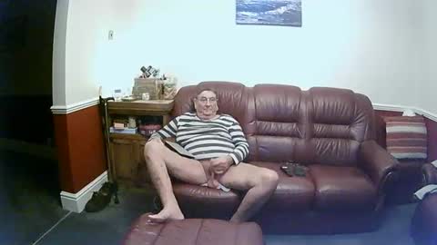 Snapshot of maxi_johnes chatting on January 2025 12:33:01 AM MAX online show from January 2025 12:33:01 AM