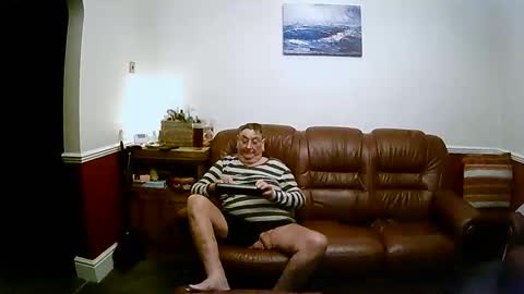 Snapshot of maxi_johnes chatting on February 2025 12:09:01 AM MAX online show from February 2025 12:09:01 AM