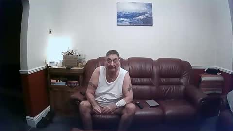 Snapshot of maxi_johnes chatting on February 2025 10:32:01 PM MAX online show from February 2025 10:32:01 PM