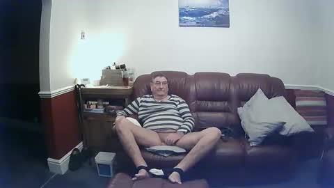 Snapshot of maxi_johnes chatting on March 2025 01:45:01 AM MAX online show from March 2025 01:45:01 AM