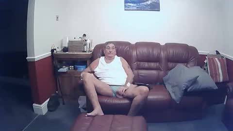 Snapshot of maxi_johnes chatting on September 2025 09:49:02 PM MAX online show from September 2025 09:49:02 PM