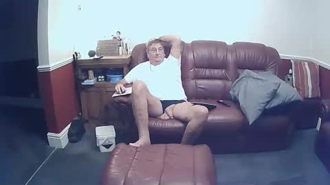 Snapshot of maxi_johnes chatting on September 2025 09:37:02 PM MAX online show from September 2025 09:37:02 PM