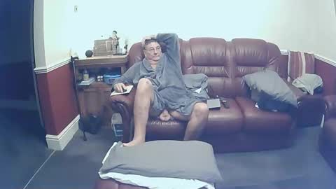 Snapshot of maxi_johnes chatting on October 2025 10:40:02 PM MAX online show from October 2025 10:40:02 PM