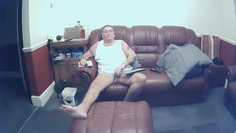 Snapshot of maxi_johnes chatting on October 2025 10:09:01 PM MAX online show from October 2025 10:09:01 PM