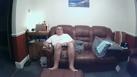 Snapshot of maxi_johnes chatting on October 2025 10:54:02 PM MAX online show from October 2025 10:54:02 PM