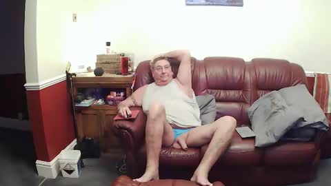 Snapshot of maxi_johnes chatting on January 2026 11:08:01 PM MAX online show from January 2026 11:08:01 PM